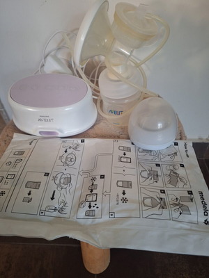 Avent Philips Electric Breast Pump like new with Medela Milk Storage Bags