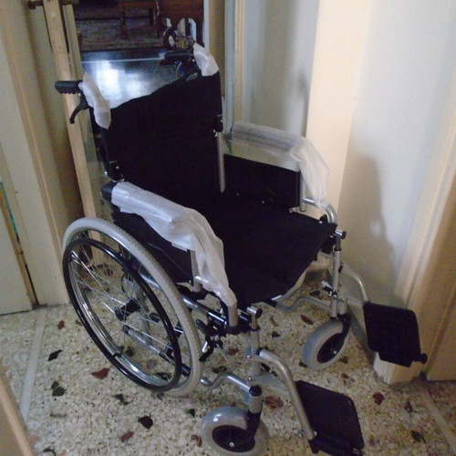 Αναπηρικό αμαξίδιο καινούργιο, σπαστό, αντοχή έως 120Kg