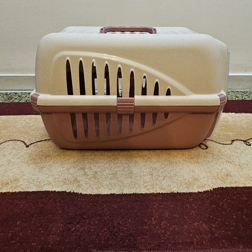 Pet carrier like new, dimensions 50x33x31 cm
