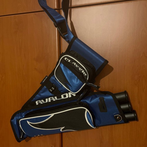 Avalon Classic Archery Quiver like new, blue cordura with 3 tubes