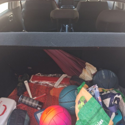 Citroen C3 2018 like new, 59,000 km, manual, petrol, red