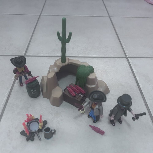 Playmobil 5250 Western Outlaw Hideout Set 2013