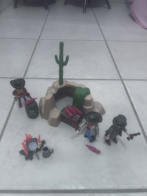 Playmobil 5250 Western Outlaw Hideout Set 2013