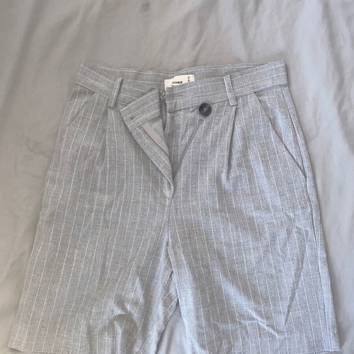 Pull & Bear bermuda shorts like new, size S, gray
