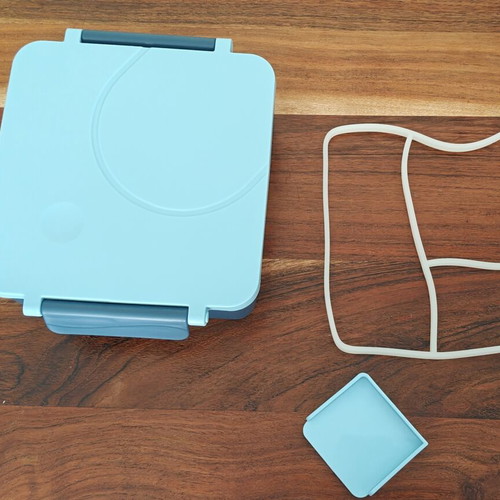 Bento lunchbox with 4 compartments