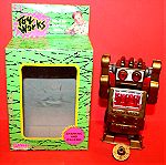  Playmakers Toy Works Sparking Robot. Κουρδιστό Ρομπότ Παρόλο που είναι καινούργιο και λειτουργεί, το κουμπί που κουρδίζει έιναι σπασμένο. Τιμή 13 ευρώ