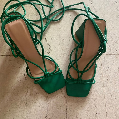 High-heeled sandals like new, green, size 37, thick heel