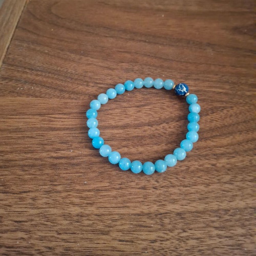 Aqua Marine stone bracelet new elastic in blue color
