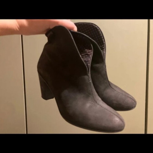 Camper black suede leather ankle boots size 37 used