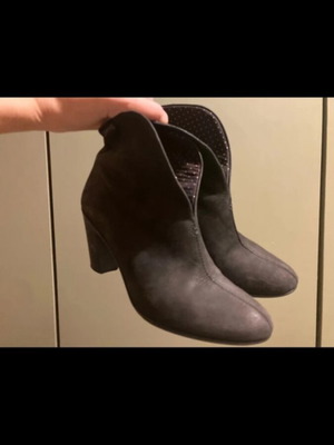 Camper black suede leather ankle boots size 37 used