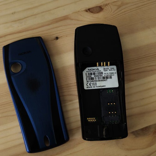 Nokia 7250i mobile phone, charger, no battery, blue