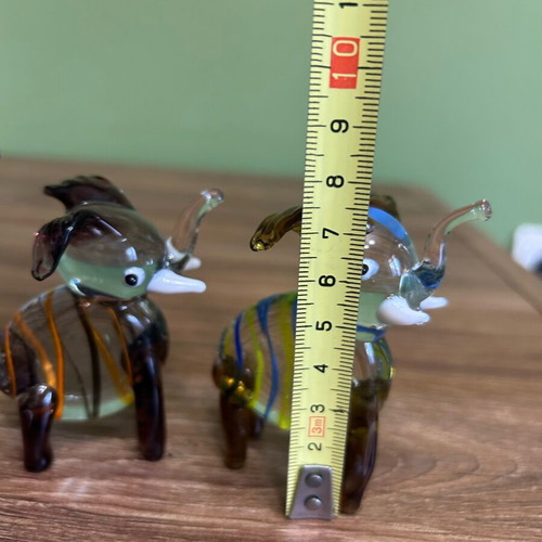 Set of three Murano style decorative glass elephants like new