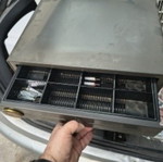 Συρτάρι ταμειακής σαν καινούργιο για χρήματα