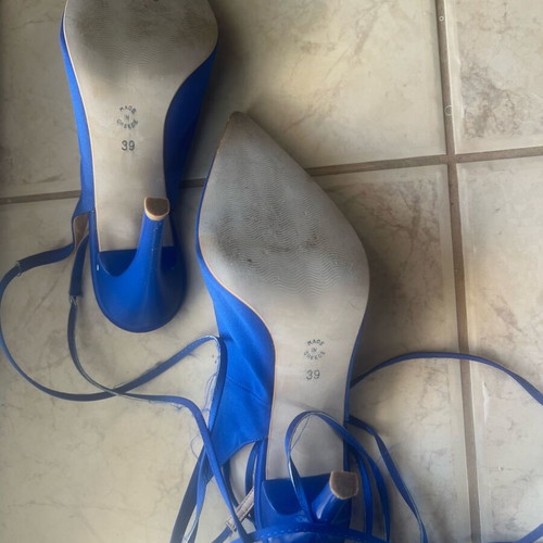 Blue heels with lace-up used like new, size 39