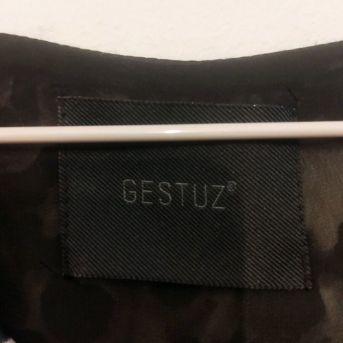 Gestuz dress-blouse like new with animal print, black and beige