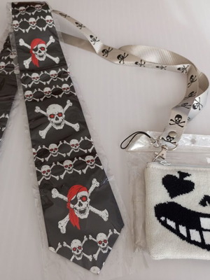 Pirate Tie with Gift Knitted Neck Pouch Sans Skull Design new