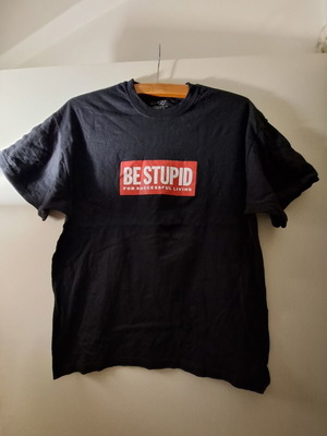 Diesel cotton t-shirt size L like new, black and red