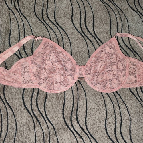 Pink lace bra size 38D new