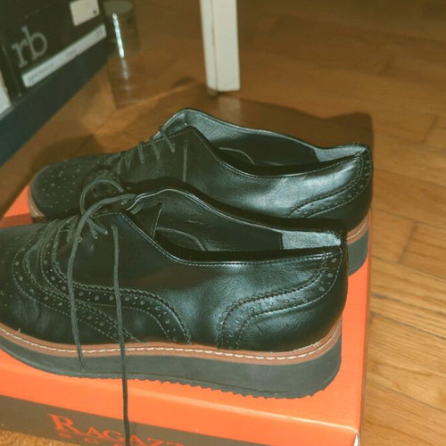 Estil leather shoes black with brown size 39 like new, Oxford style