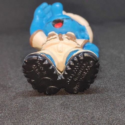 Smurf Explorer Schleich figure like new