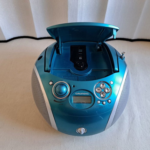 Radio Grundig GRB 2000 USB / CD / MP3 / USB.