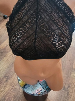 Γυναικείο μπλουζάκι δαντέλα Pieces μαύρο σαν καινούργιο, μέγεθος S