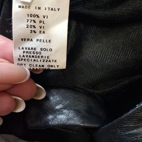 Leather pants used with elastic fabric back