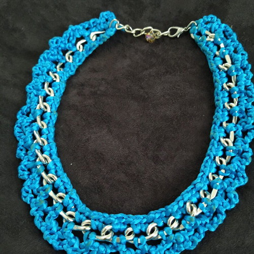 Handmade knitted necklace new, blue turquoise