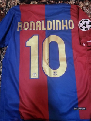 Barcelona Ronaldinho Jersey Small New Official Replica