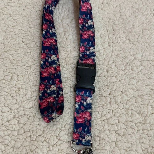 Lanyard with flowers for cards used