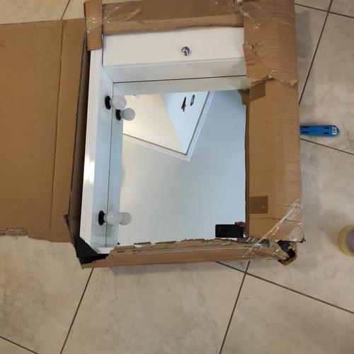White bathroom mirror with cabinet and 2 lights like new