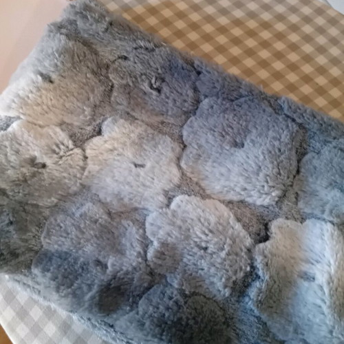 Faux fur gray-white neck warmer like new