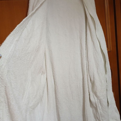 White bathrobe, 1m length