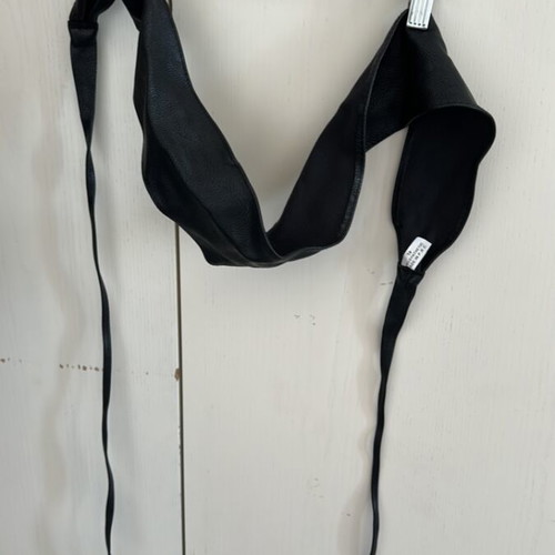 Belt black used, adjustable size