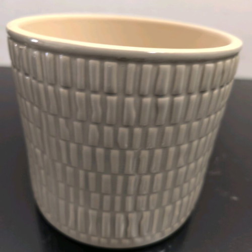 Beige vase like new