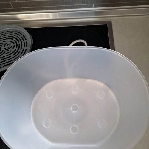 Chicco sterilizer like new, two levels for bottles and accessories