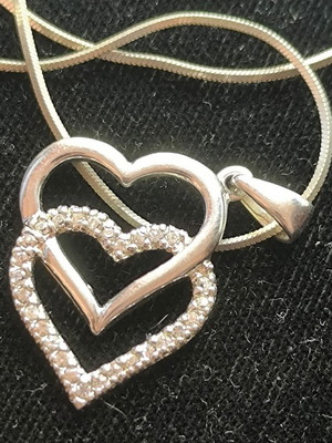 Silver pendant with chain 18, like new, silver color