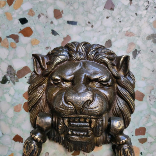 Bronze door knocker like new with lion face for solid door