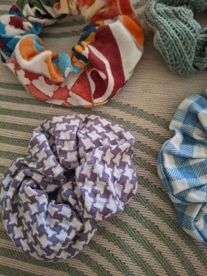 Set of 7 hair scrunchies