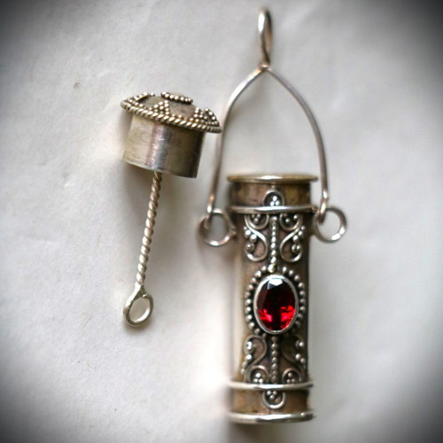 Sterling Silver 925 Granada Hidden Box Pendant New