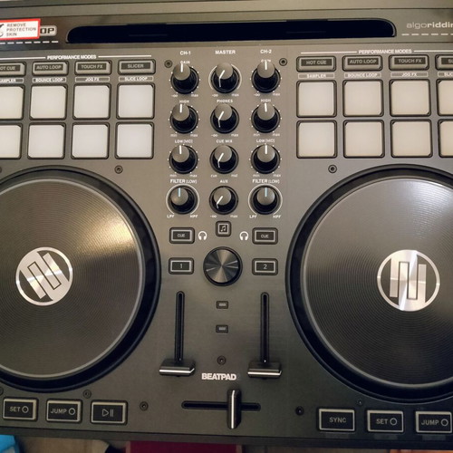 Reloop Beatpad 2 DJ Controller like new with accessories