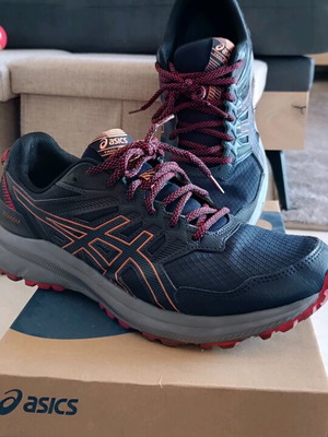 Asics Trail Scout 2 athletic shoes like new, size 44, blue