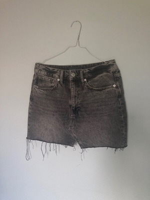 Jean κοντή φούστα Superdry σαν καινούργιο, μαύρο ξεβαμμένο, νούμερο 30