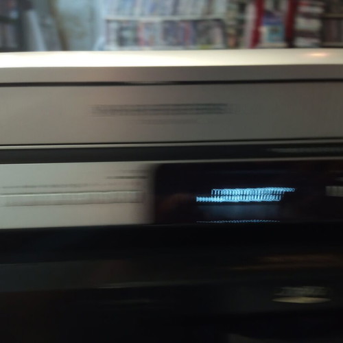 Hitachi combo video and DVD player used, no remote