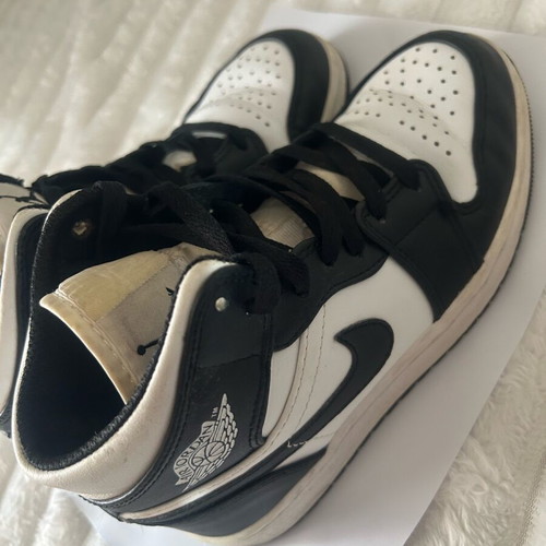 Jordan unisex shoes size 36 white and black, like new