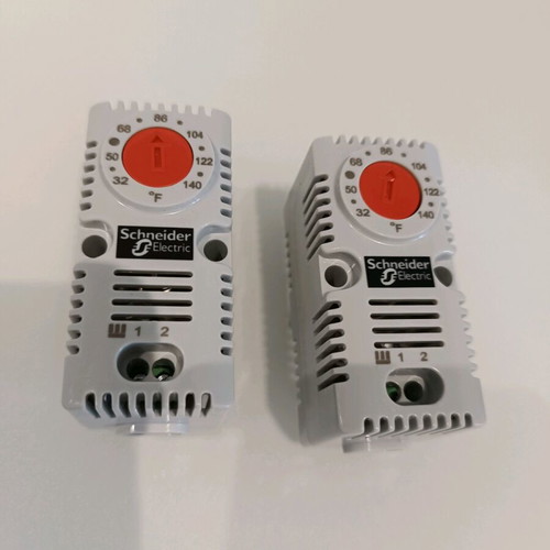Schneider NSYCCOTHCF red rail thermostat, 2 pieces new