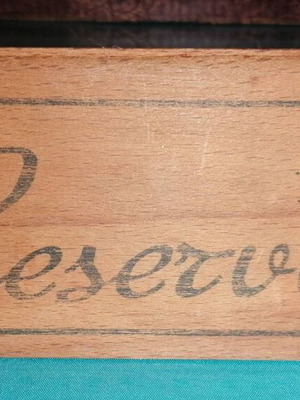 Vintage ξύλινο Reserved από μπουζουξίδικο της Αθήνας μεταχειρισμένο