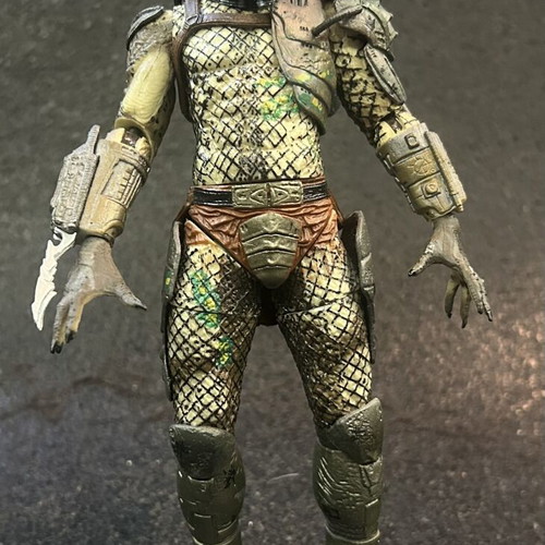 Classic Battle Damaged Predator 8” Neca Action Figure Series 2 2010 like new