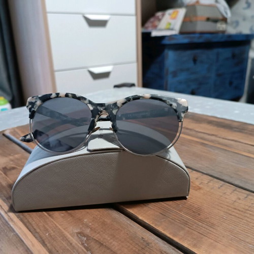 Uterque gray sunglasses like new with animal print and mirror lenses