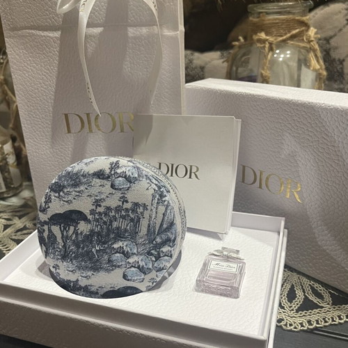 Dior Beauty Gift Set with Miss Dior Mini and Toile de Jouy Pouch
